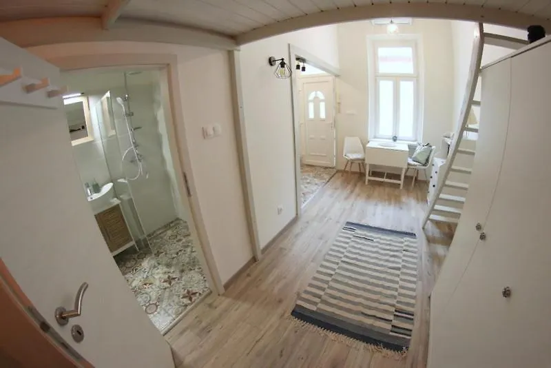 Cosy Nest Apartment Budapest 0*,